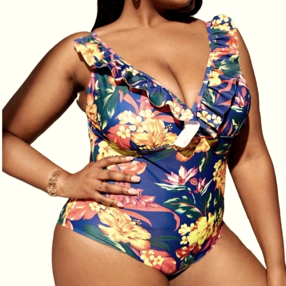 SHEIN Other - SHEIN Women's Floral Print One Piece Swimsuit NWT